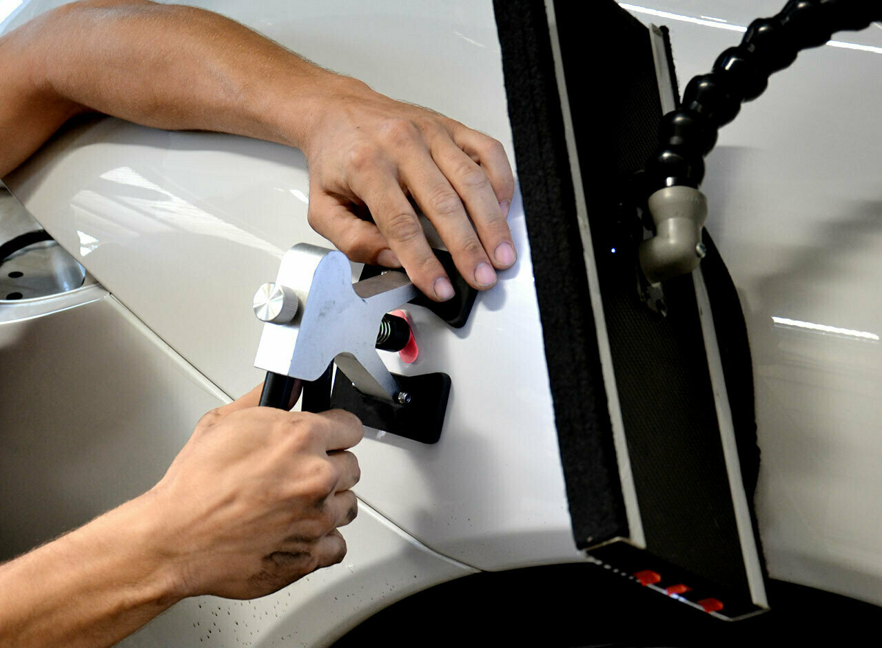 <span style="font-weight: bold;">Беспокрасочное удаление вмятин</span>